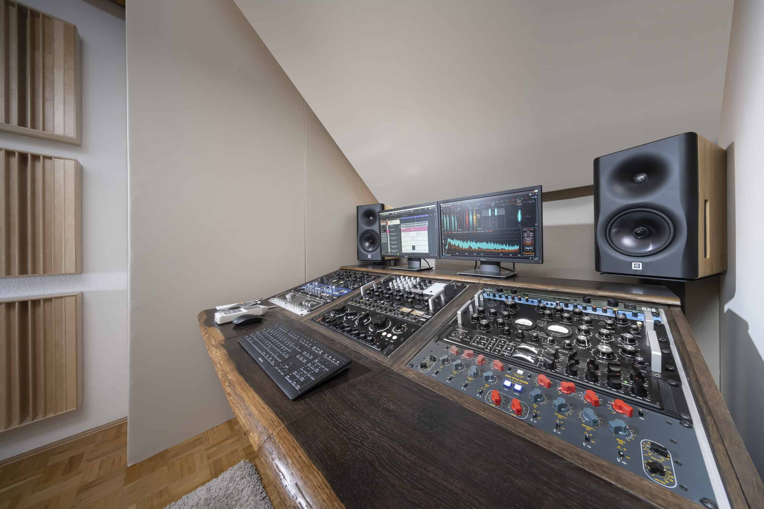 Tonstudio mit hochwertiger Akustik für Recording, Mixing und Mastering