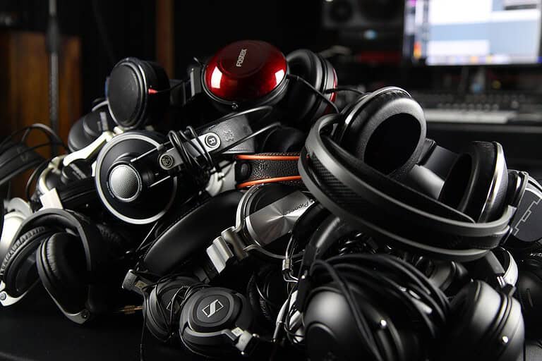 Verschiedene Studio Kopfhörer für Mixing und Mastering